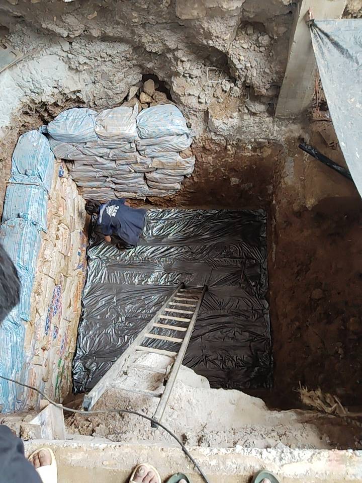 PIT STRUCTURE